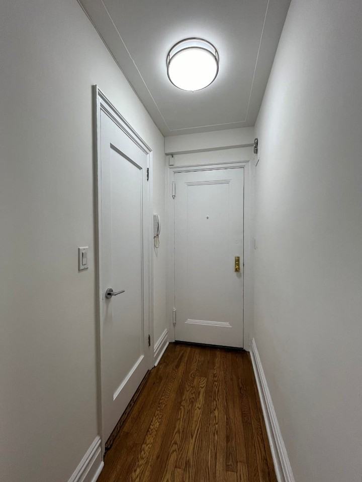 E 38th St #11D - Photo 5 of 8