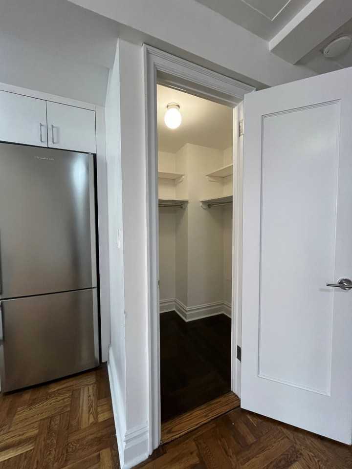 E 38th St #11D - Photo 7 of 8