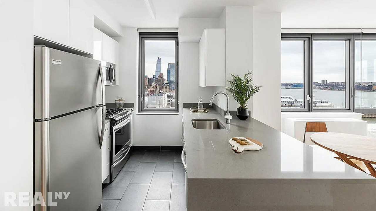 W 57th St #2003 - Photo 2 of 10