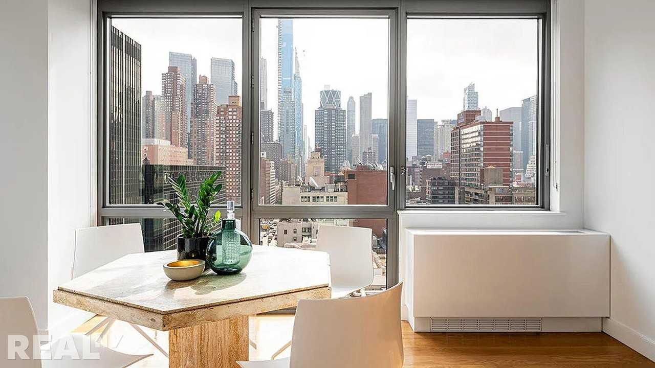 W 57th St #2003 - Photo 5 of 10