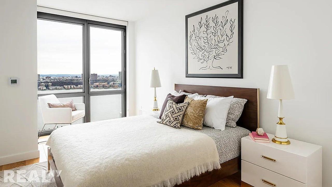 W 57th St #2003 - Photo 6 of 10