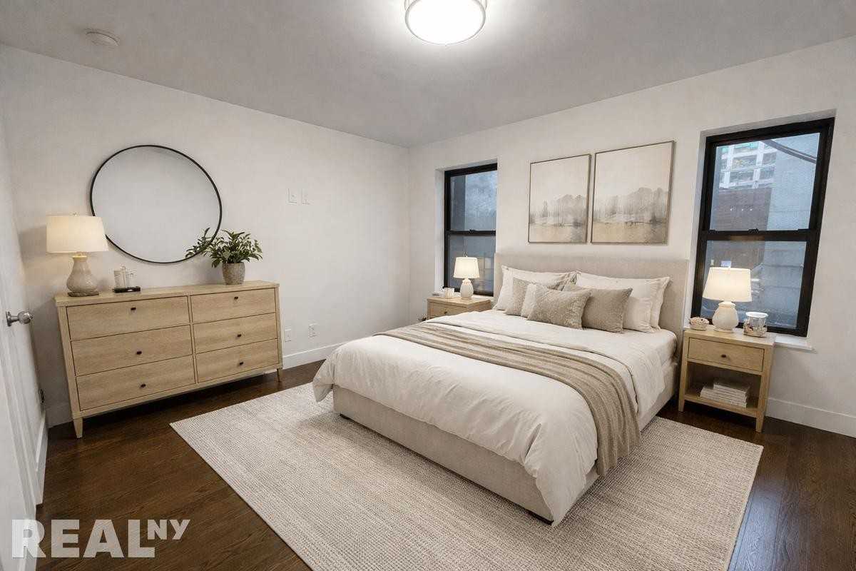 E 49th St #4A - Photo 3 of 4