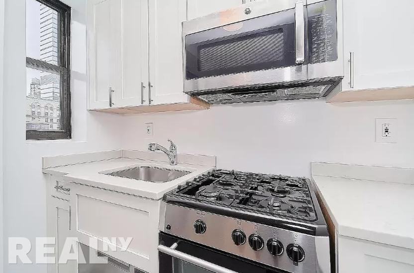 Amsterdam Ave #1H - Photo 2 of 5