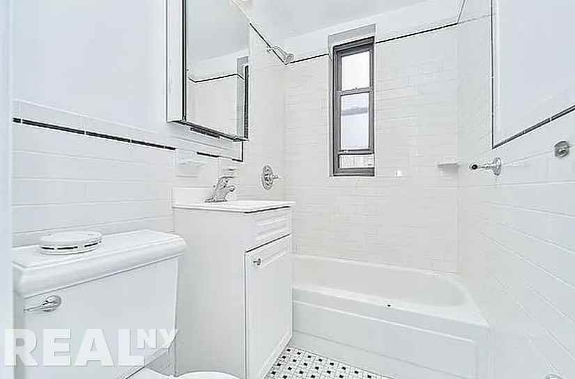 Amsterdam Ave #1H - Photo 5 of 5