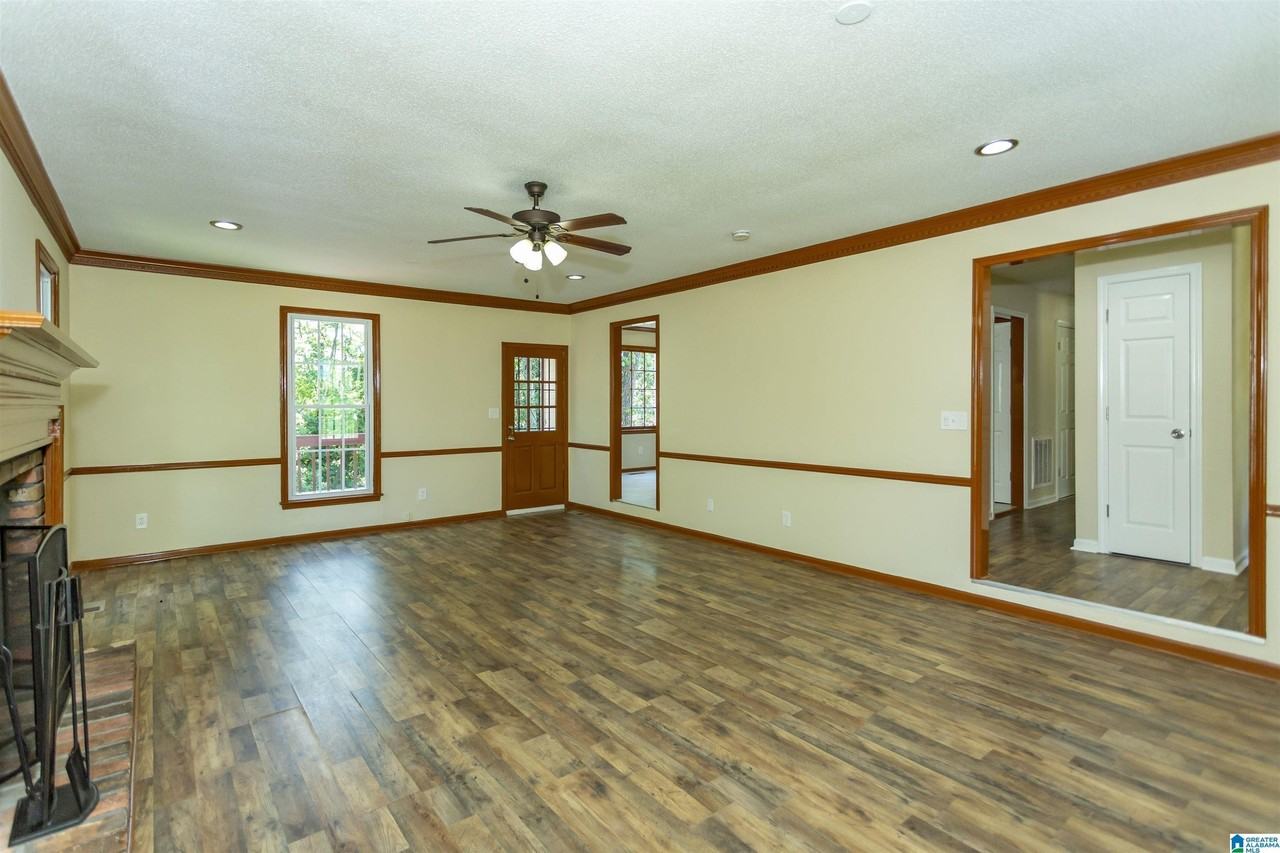 917 Dunridge Dr - Photo 4 of 13