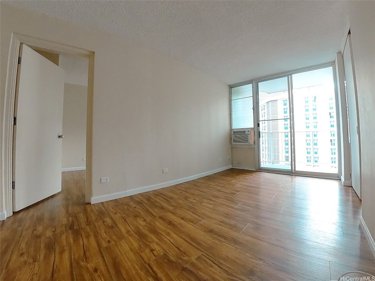 1617 Kapiolani Blvd #1105 - Photo 3 of 12
