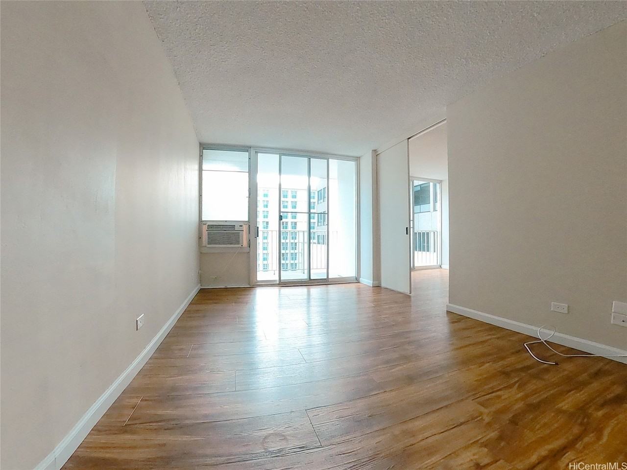 1617 Kapiolani Blvd #1105 - Photo 5 of 12