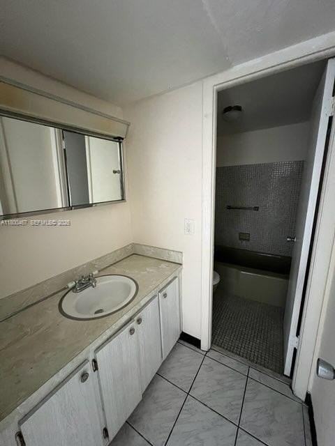 7125 Dickens Ave #4 - Photo 5 of 9