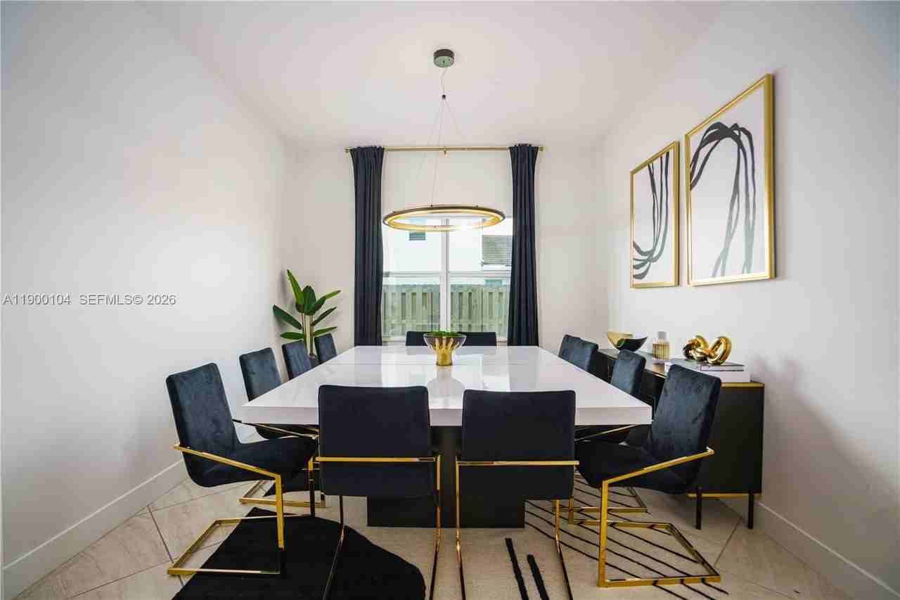 11 Nw 122nd Ave - Photo 5 of 50