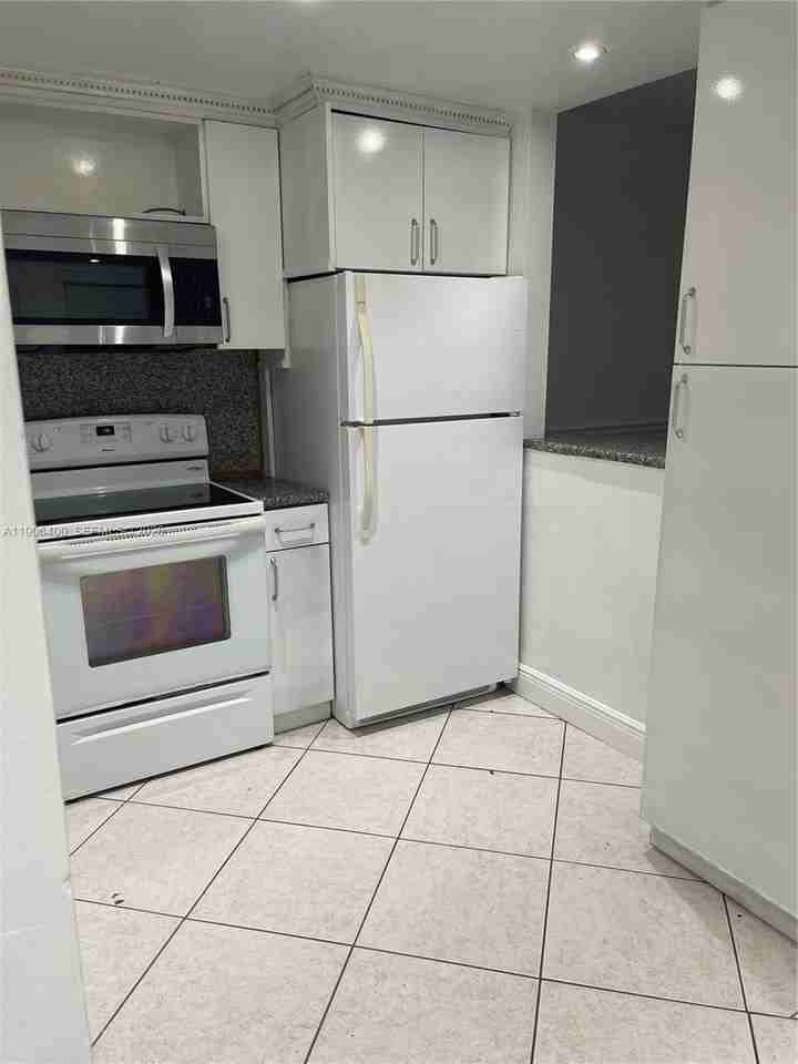 7505 Sw 82nd St #117 - Photo 2 of 20