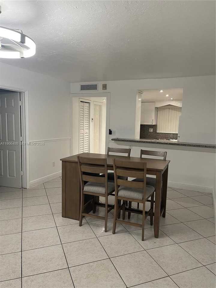 7505 Sw 82nd St #117 - Photo 6 of 20