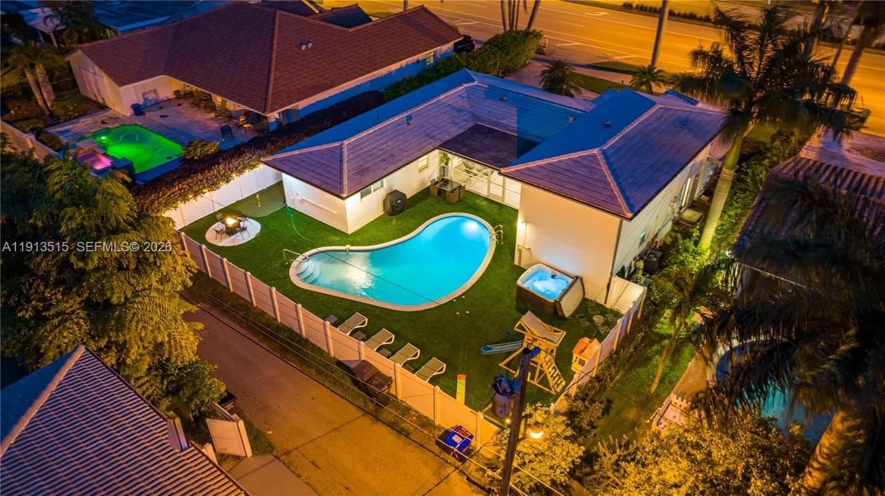 1241 Hollywood Blvd - Photo 5 of 50