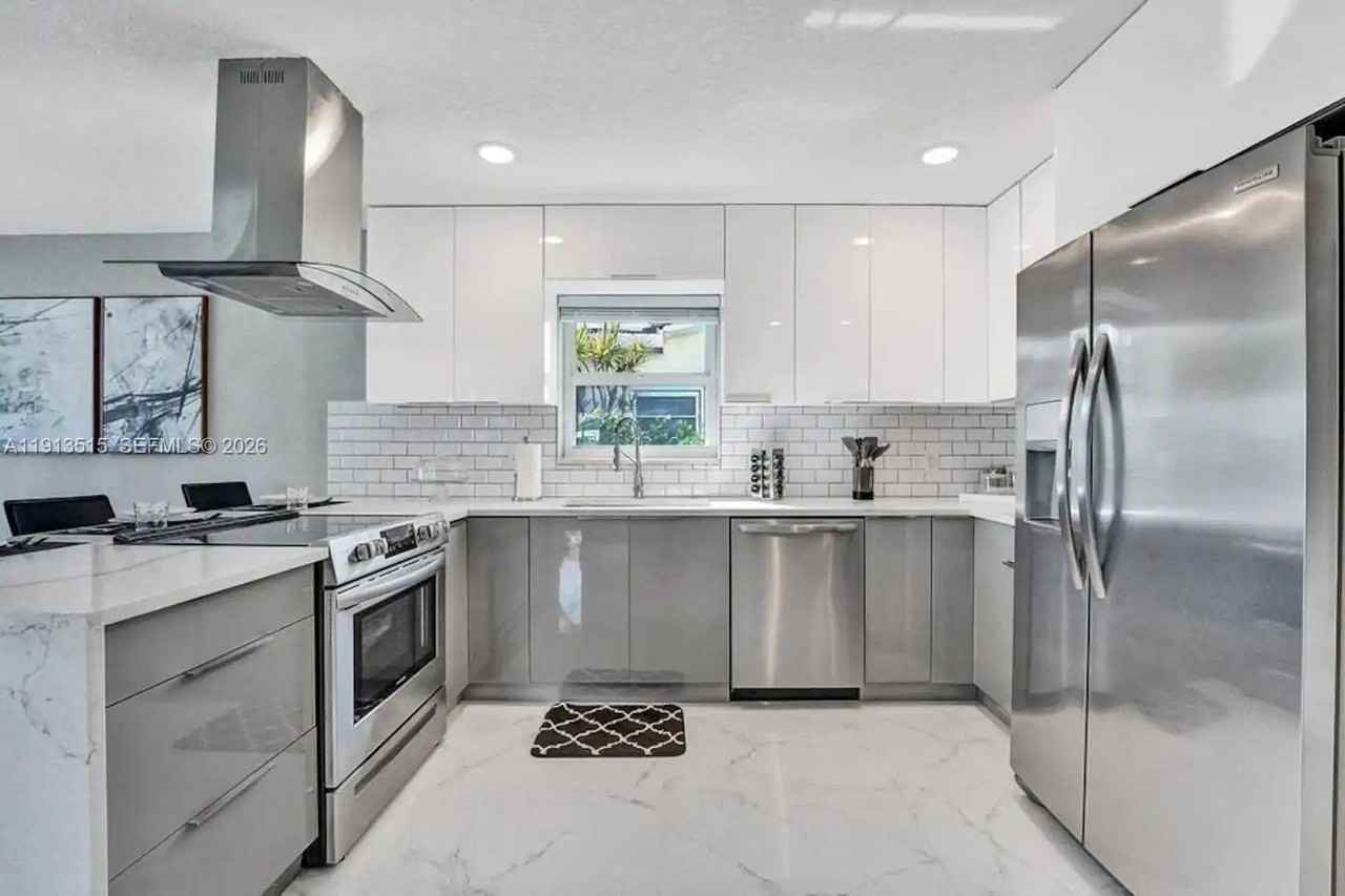 1241 Hollywood Blvd - Photo 7 of 50