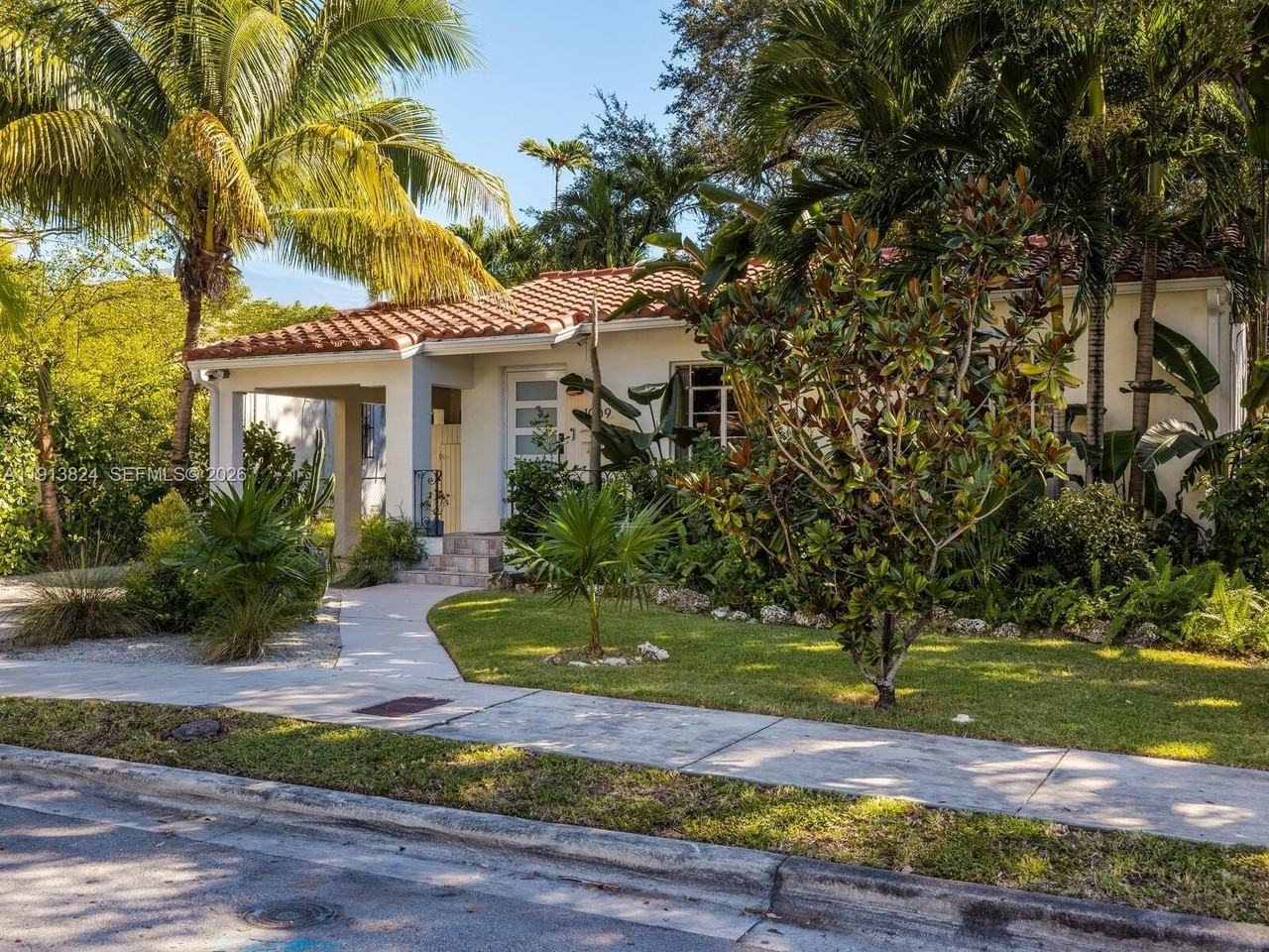 1009 Nw 11th Ct - Photo 7 of 45