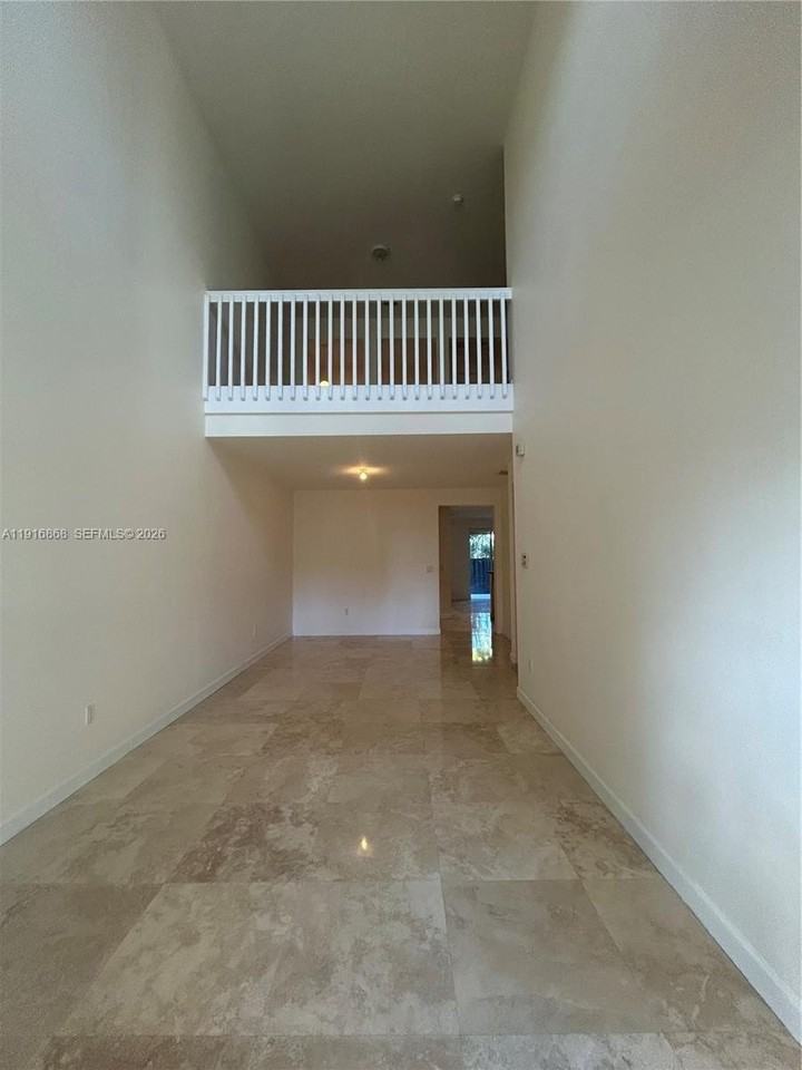 10771 Nw 76th Ln #10771 - Photo 5 of 9