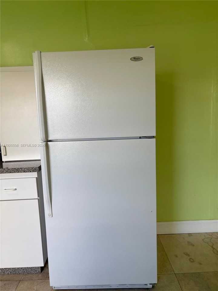 13330 Sw 79th St #1 - Photo 4 of 11