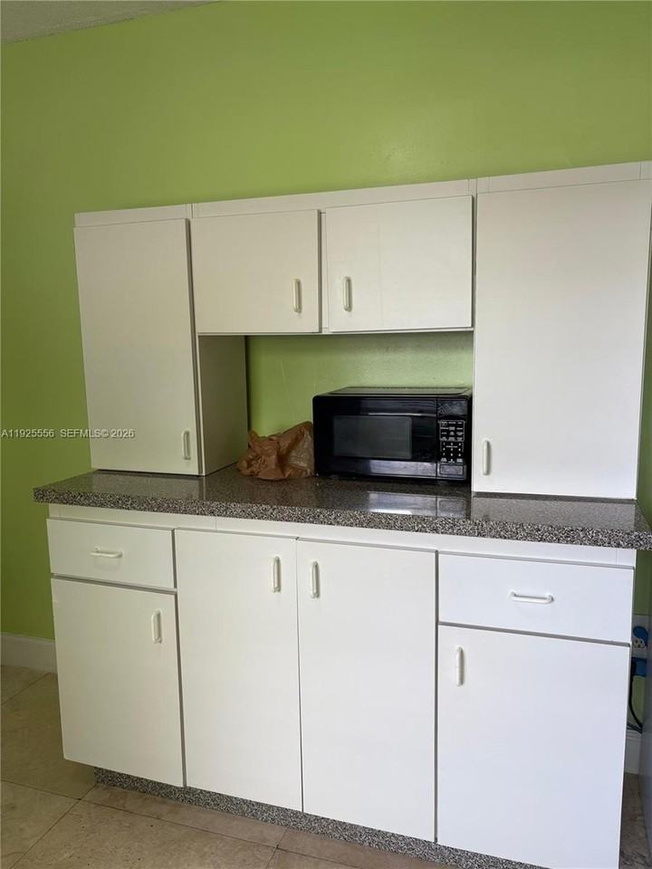13330 Sw 79th St #1 - Photo 5 of 11