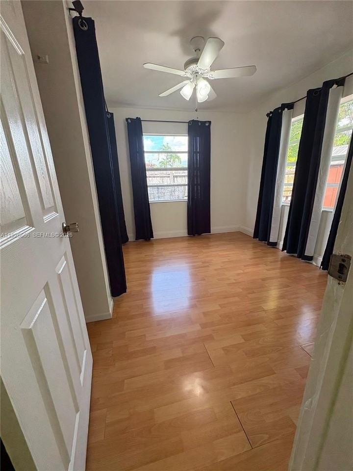 13330 Sw 79th St #1 - Photo 6 of 11