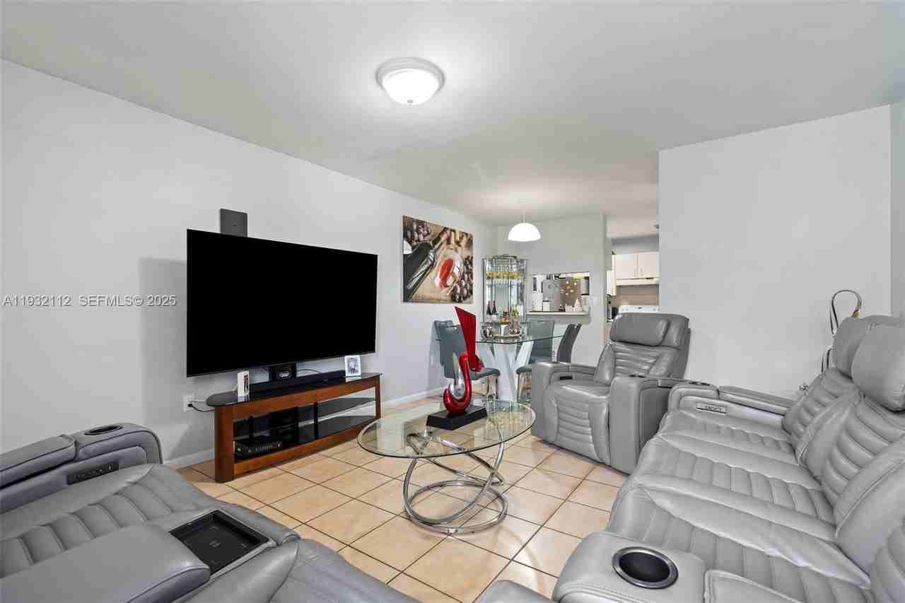 7111 Sw 129th Ave #6 - Photo 4 of 23