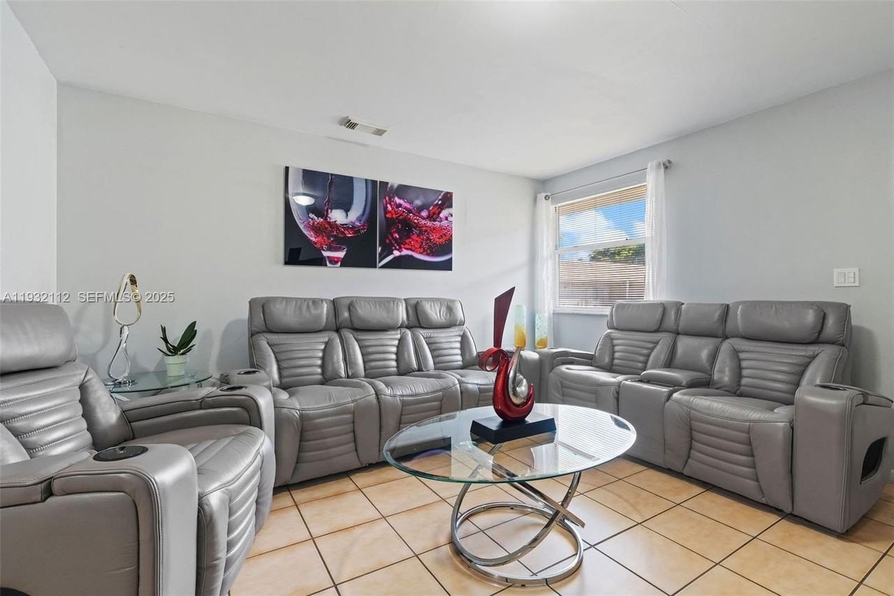 7111 Sw 129th Ave #6 - Photo 5 of 23