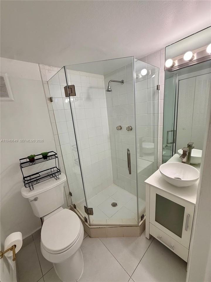 20 Sw 108th Ave #7F - Photo 7 of 14
