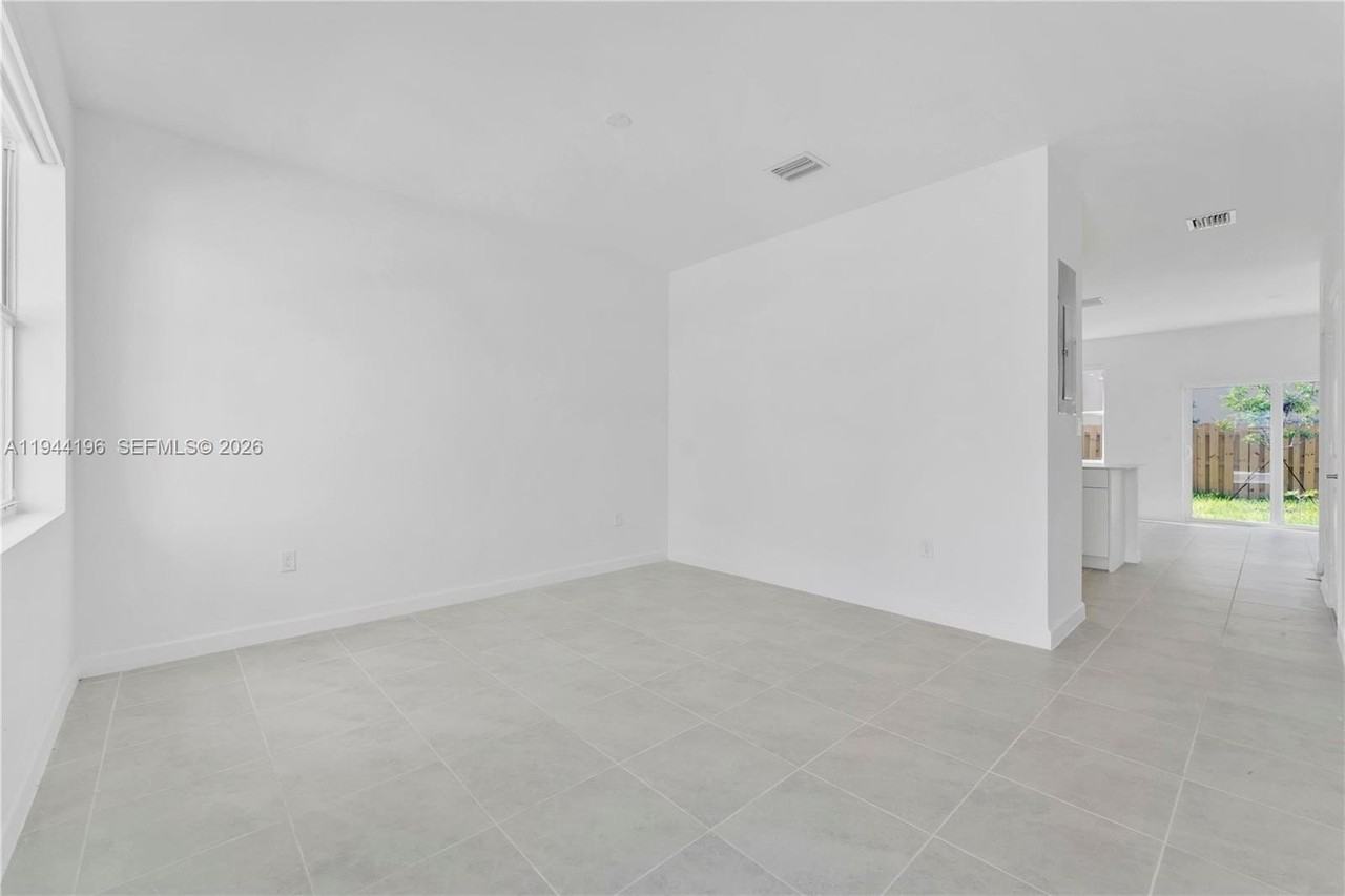 12168 Sw 268th Ln - Photo 2 of 27