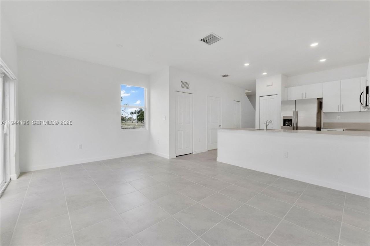 12168 Sw 268th Ln - Photo 7 of 27