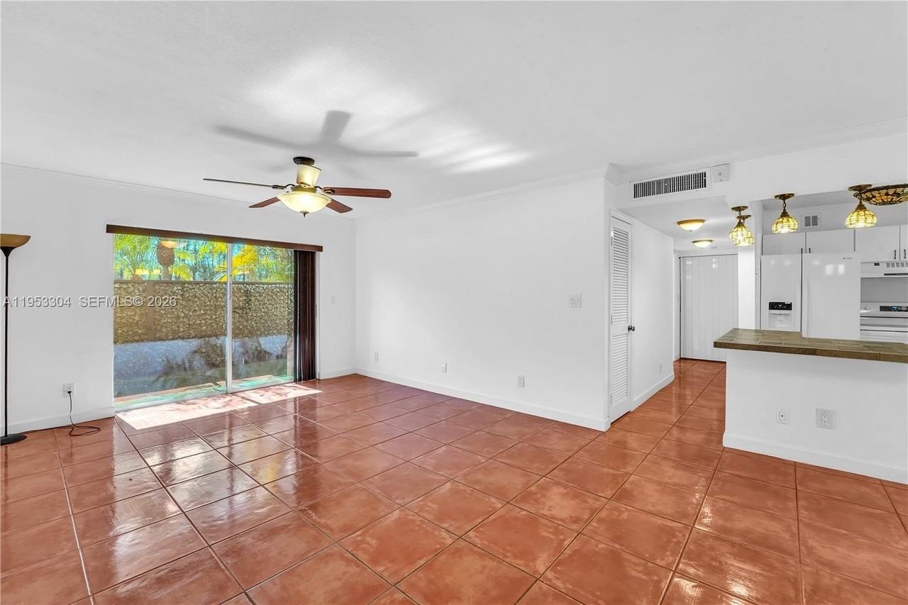 13720 Sw 90th Ave #8 - Photo 4 of 20