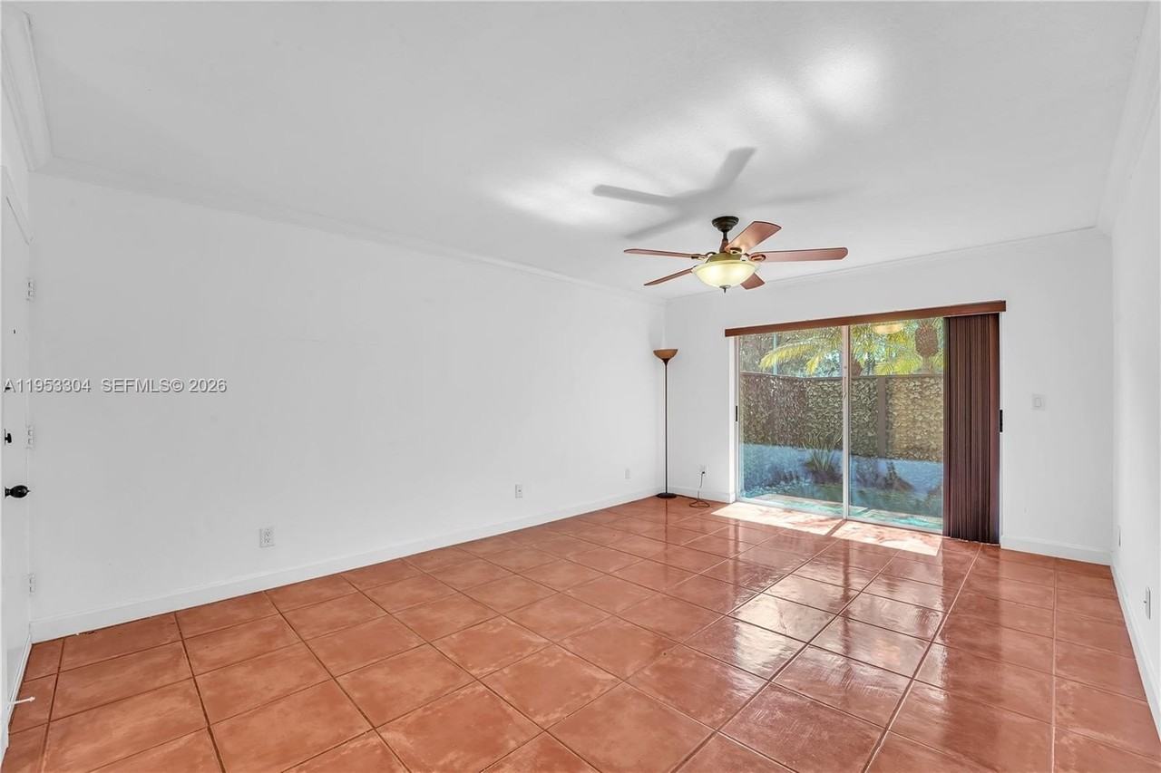13720 Sw 90th Ave #8 - Photo 5 of 20
