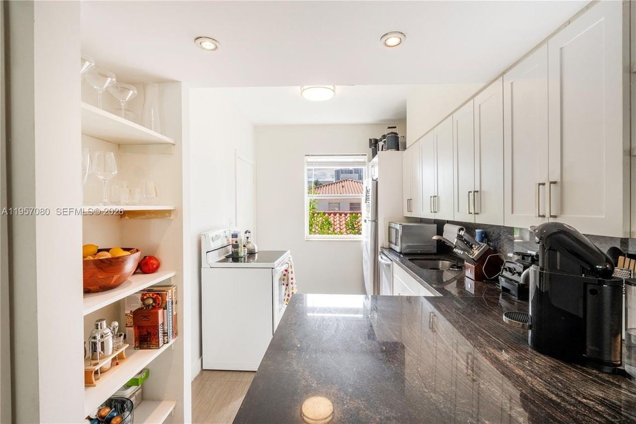 728 Lenox Ave #A8 - Photo 3 of 10