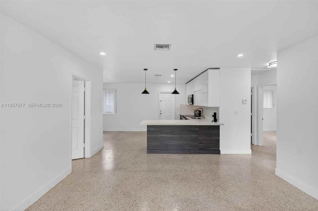 4727 Nw 4th St #4727 - Photo 5 of 27