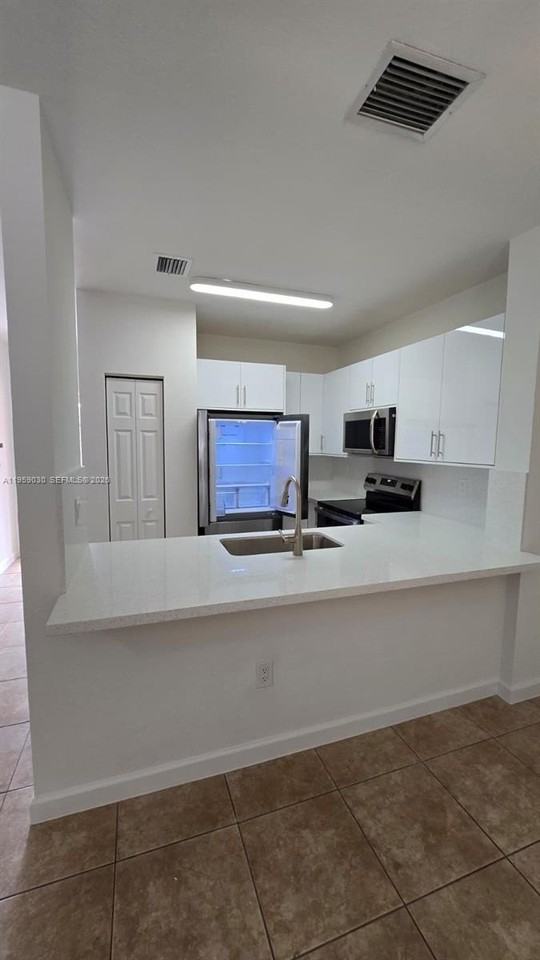 1480 Ne 33rd Ave #210