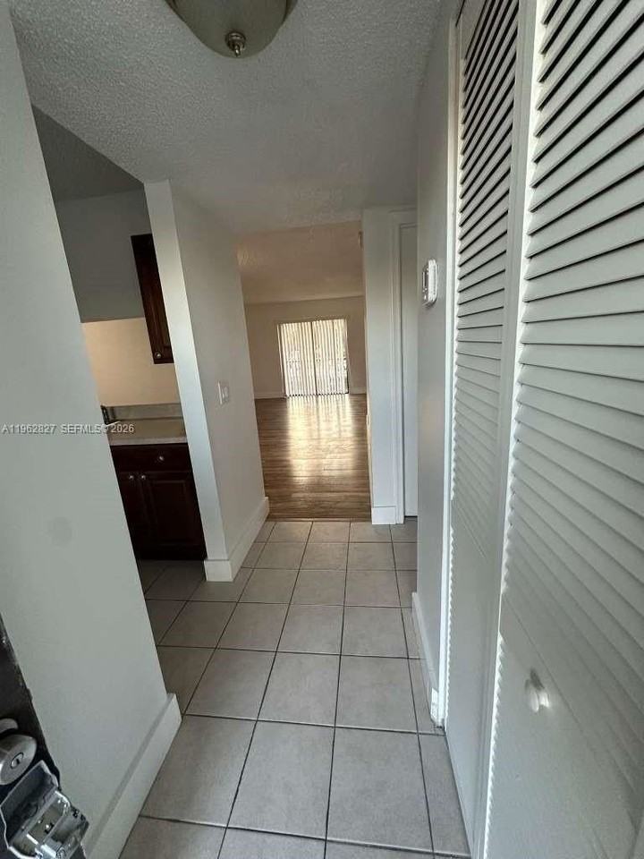 144 Nw 91st Ave - Photo 4 of 29