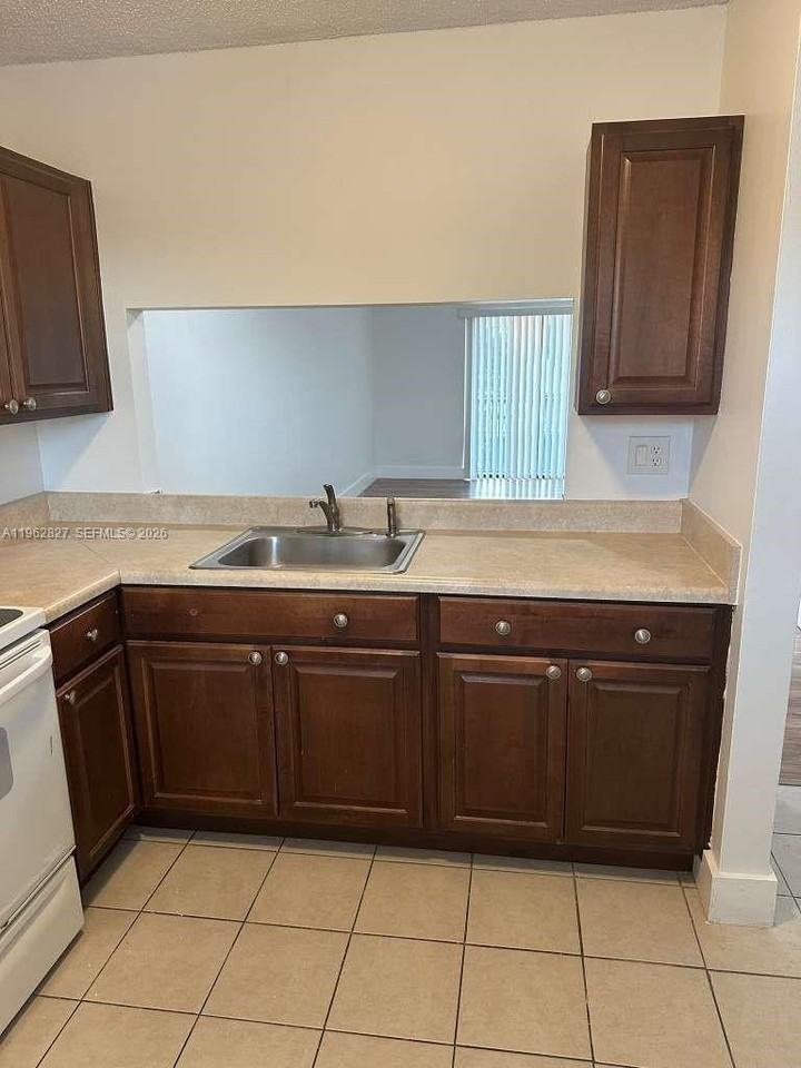 144 Nw 91st Ave - Photo 6 of 29