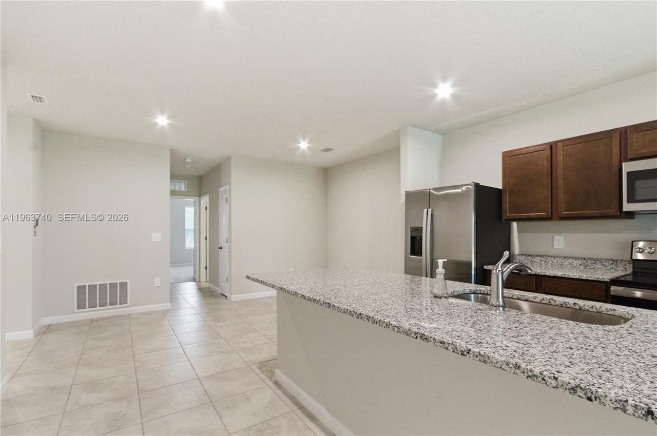 323 Raspberry Rd #323 - Photo 7 of 29