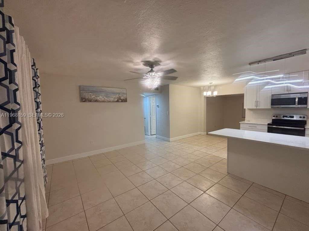 21882 Haines Ave - Photo 3 of 25