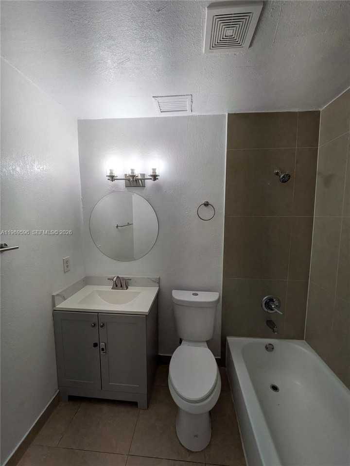 5820 Nw 14th Ct #1 - Photo 7 of 15
