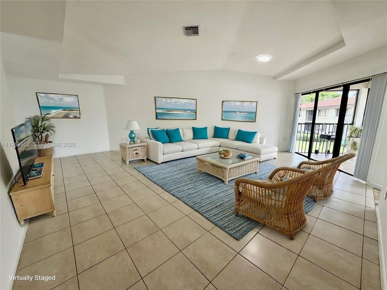 9658 Sw 138th Ave #9658 - Photo 3 of 20