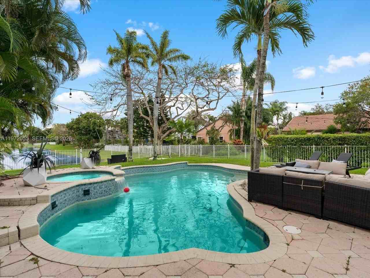 1607 Sw 157th Ave - Photo 7 of 44