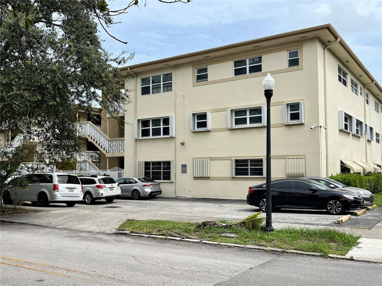 1958 Monroe St #210