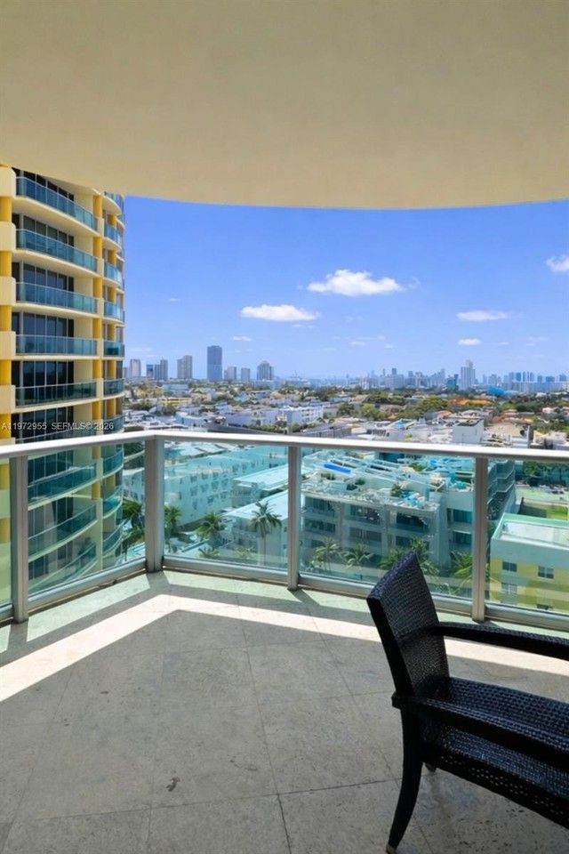 1455 Ocean Dr #1211 - Photo 4 of 18