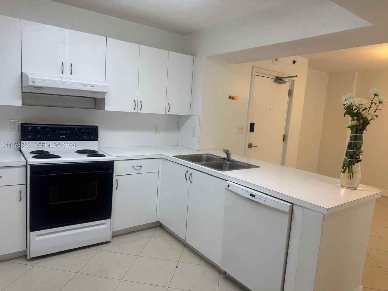 104 Sw 9th St #1403 - Photo 3 of 14
