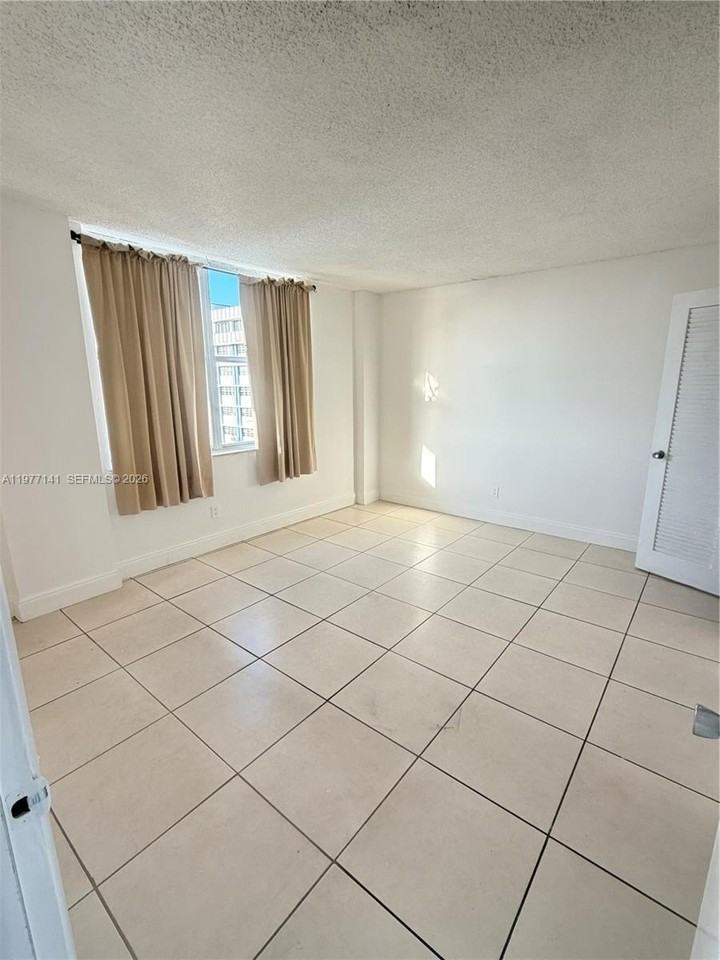 899 West Ave #8F - Photo 2 of 23