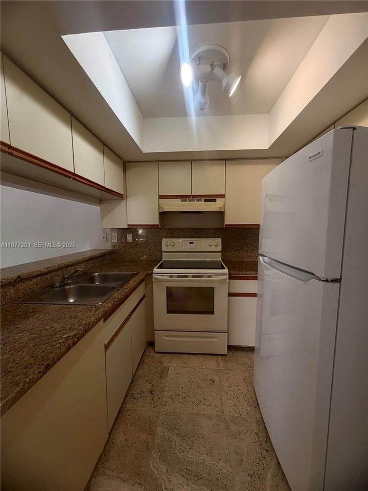 8811 Sw 123rd Ct #203-1 - Photo 7 of 27