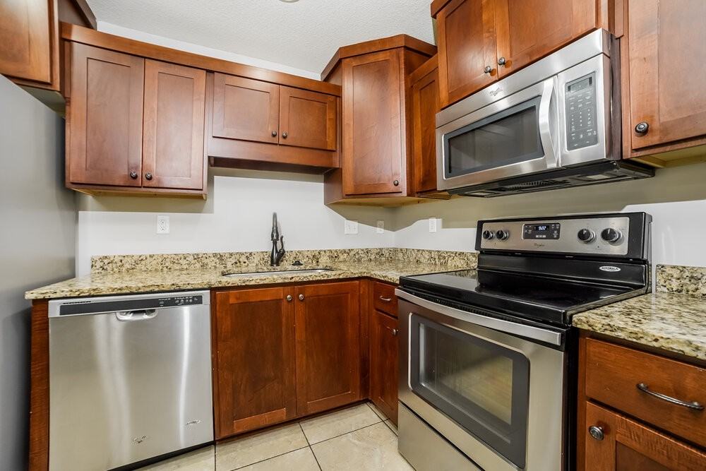 4721 Shinault Ln - Photo 7 of 17