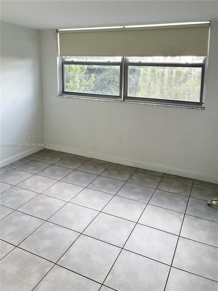 650 Ne 64th St #G309 - Photo 5 of 31