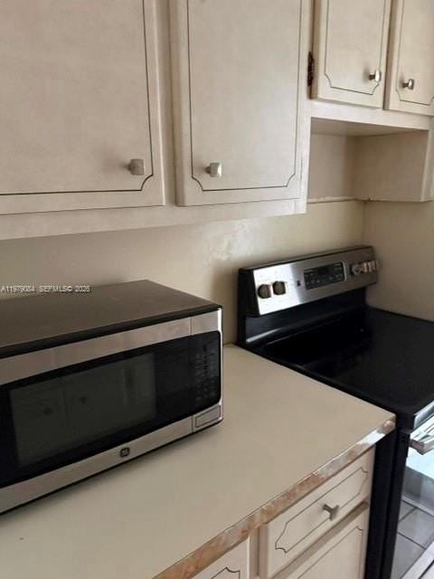 2430 Ne 135th St #102 - Photo 6 of 34