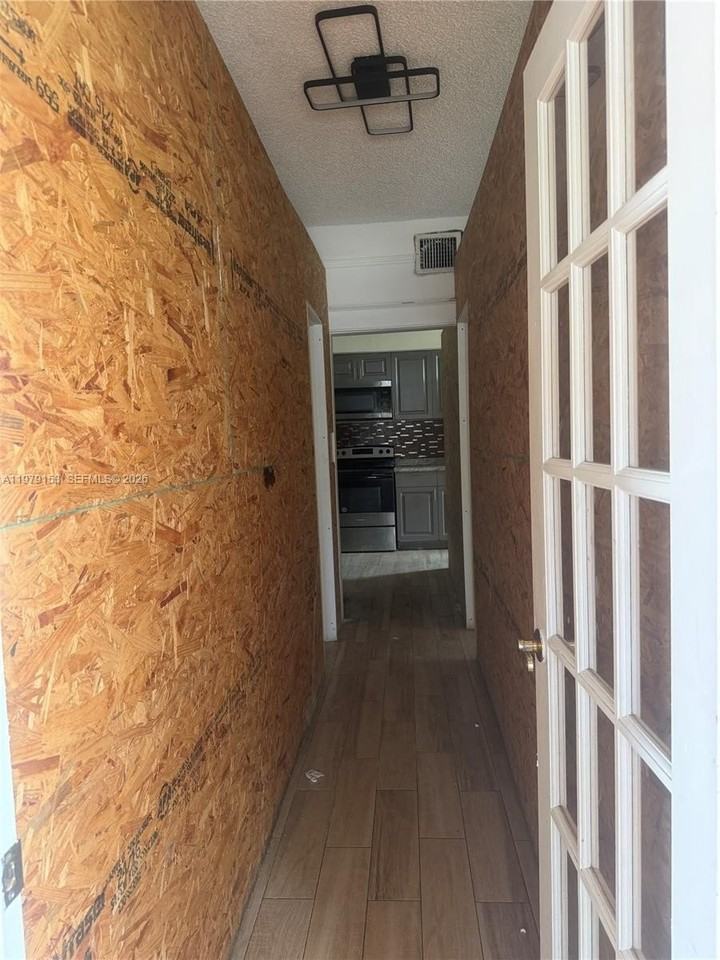 1640 Funston St - Photo 3 of 16