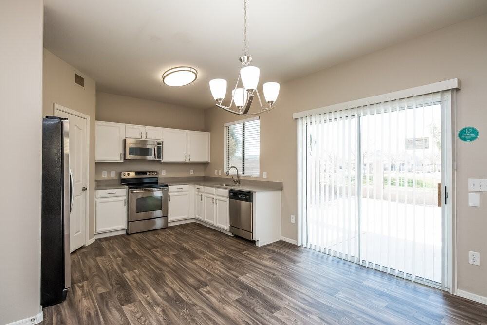 1306 S 119th Dr - Photo 5 of 14