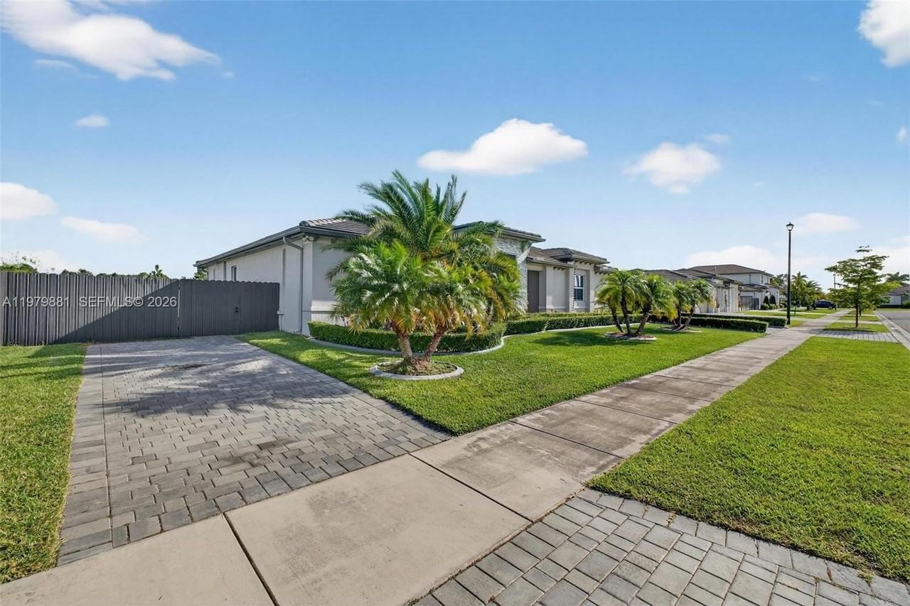 16767 Sw 290th Ln #2 - Photo 3 of 18